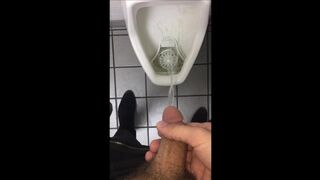 Big Bi Dick Pissing (Hard & Soft)
