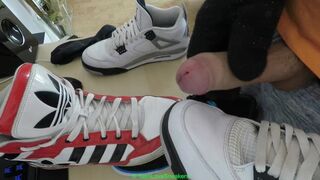 Teen fuck his sneakers and jerks off