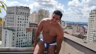 Um dia de sol na piscina