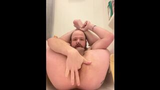 Flexible bottom cums hands-free with huge dildos