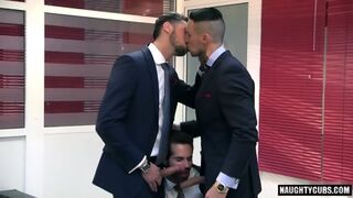 Muscle Gay Threesome And Facial