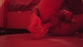 Me gode le cul sous cage