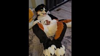 PAW FUCKER! @AngryBarks loves fucking his feet until he cums hard Bark Bark!