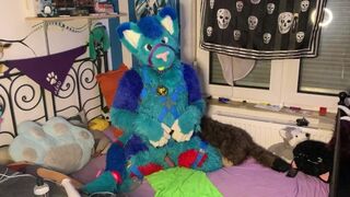 Aèko teasing, pawing and cumming