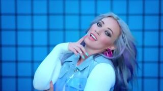 Hot Lady Me Hilary Duff Singng Sparks